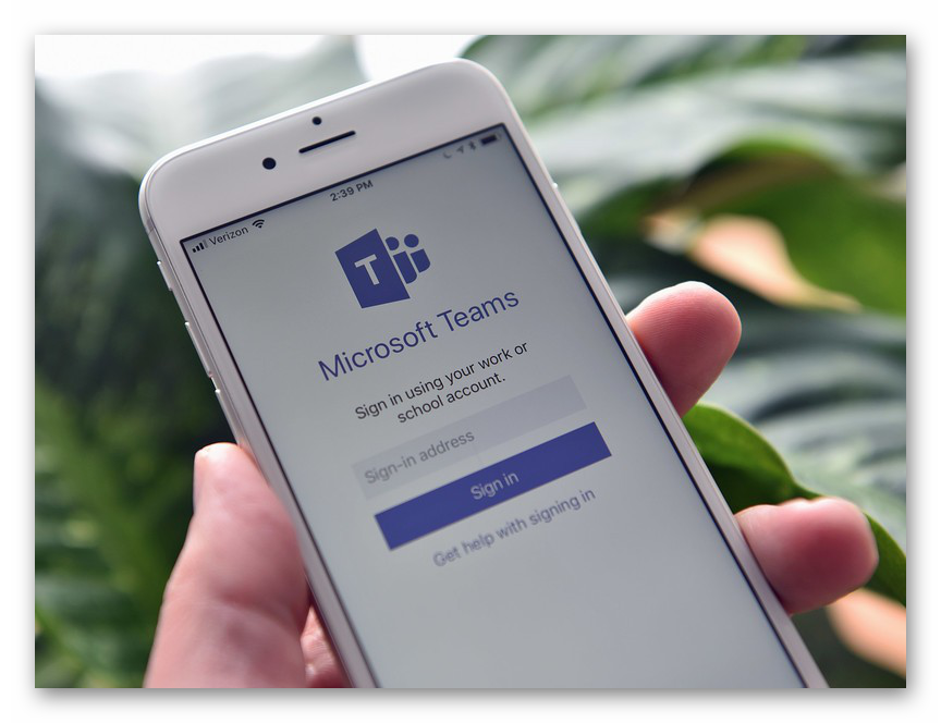 Picture Running Microsoft Teams app on iPhone